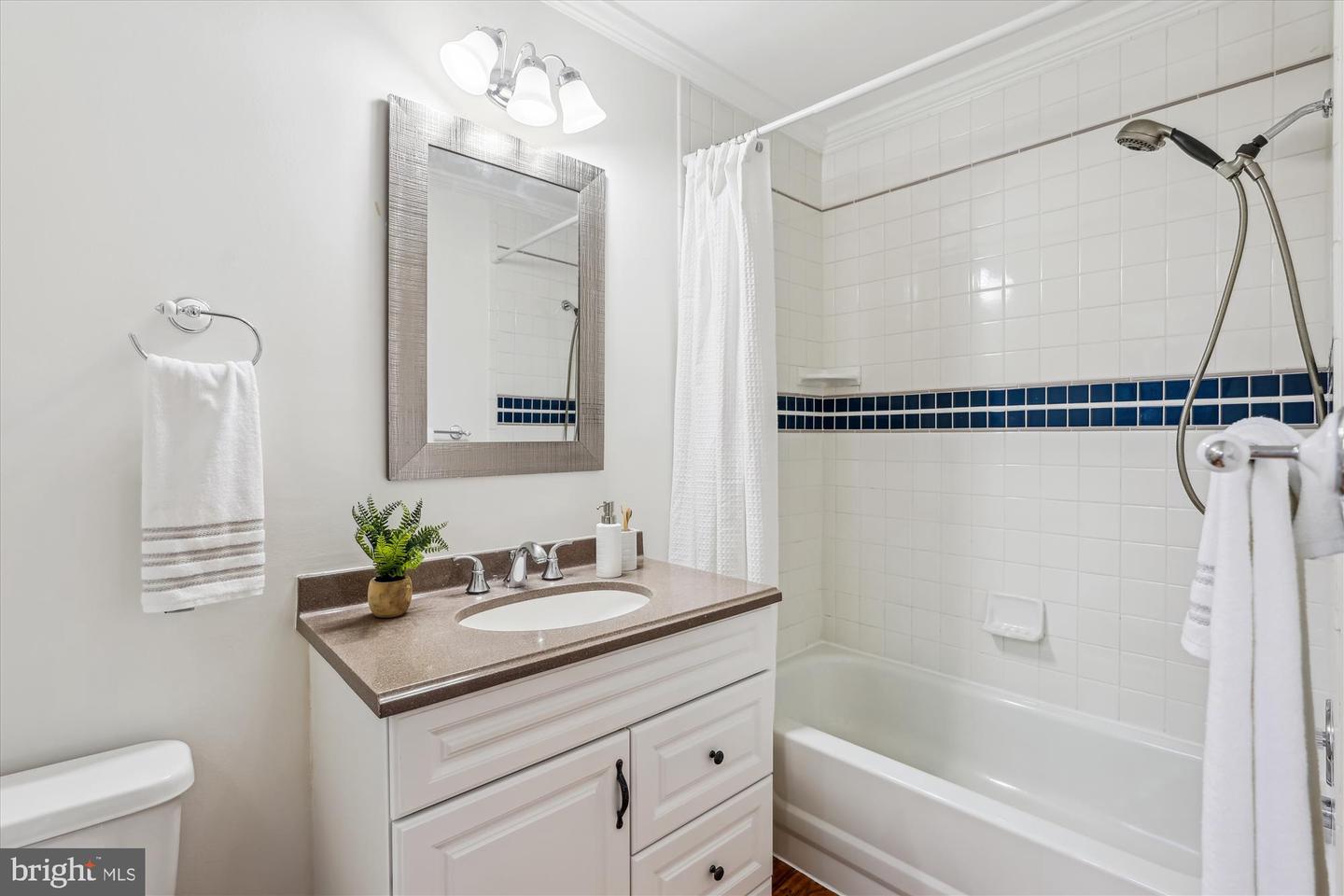 104 E OXFORD AVE, ALEXANDRIA, Virginia 22301, 2 Bedrooms Bedrooms, ,2 BathroomsBathrooms,Residential,For sale,104 E OXFORD AVE,VAAX2045182 MLS # VAAX2045182