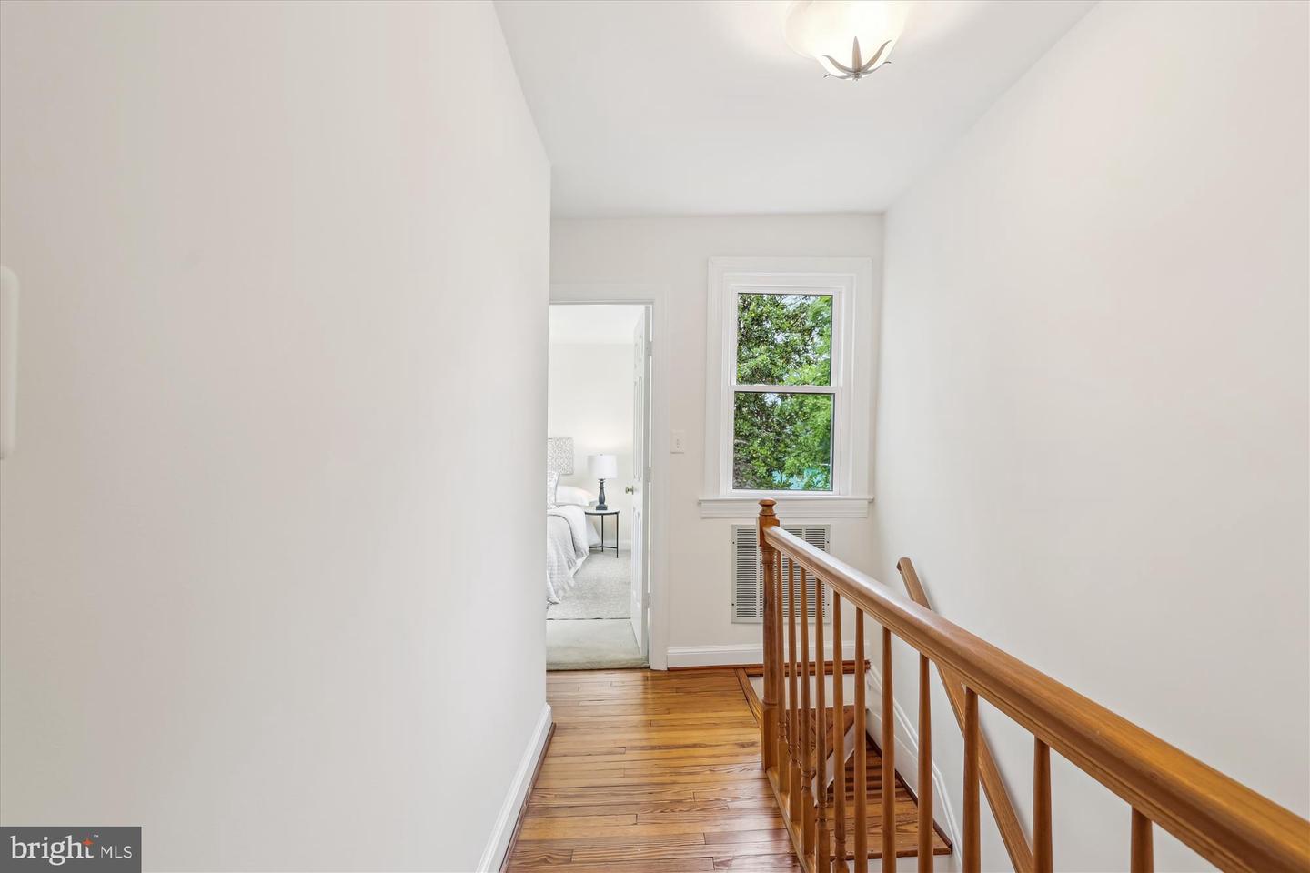 104 E OXFORD AVE, ALEXANDRIA, Virginia 22301, 2 Bedrooms Bedrooms, ,2 BathroomsBathrooms,Residential,For sale,104 E OXFORD AVE,VAAX2045182 MLS # VAAX2045182