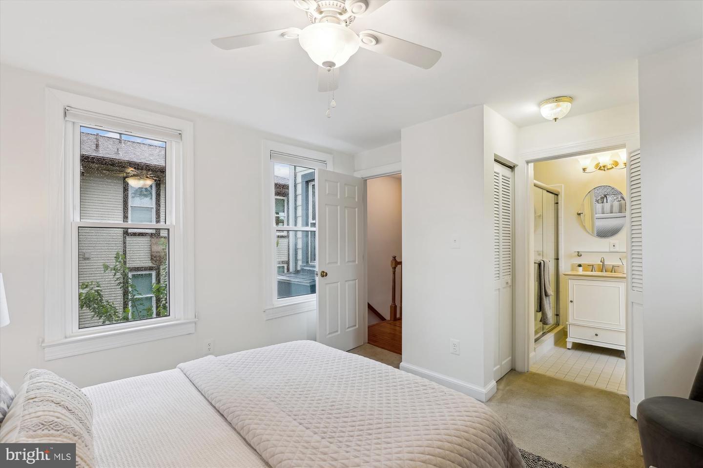 104 E OXFORD AVE, ALEXANDRIA, Virginia 22301, 2 Bedrooms Bedrooms, ,2 BathroomsBathrooms,Residential,For sale,104 E OXFORD AVE,VAAX2045182 MLS # VAAX2045182