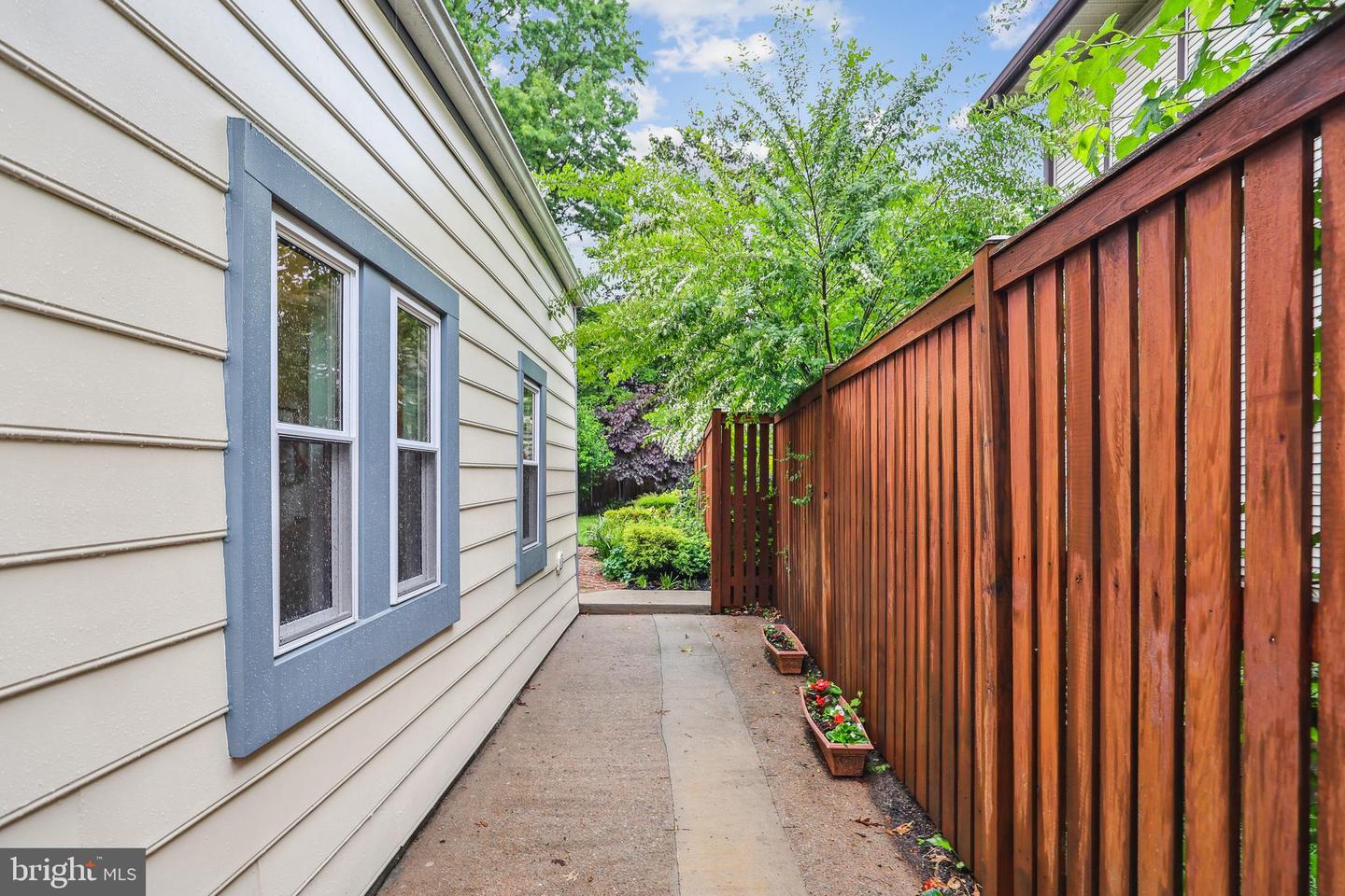 104 E OXFORD AVE, ALEXANDRIA, Virginia 22301, 2 Bedrooms Bedrooms, ,2 BathroomsBathrooms,Residential,For sale,104 E OXFORD AVE,VAAX2045182 MLS # VAAX2045182
