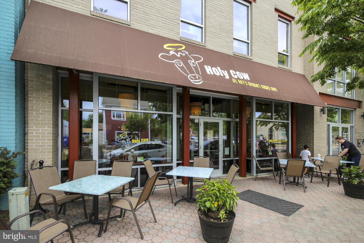 104 E OXFORD AVE, ALEXANDRIA, Virginia 22301, 2 Bedrooms Bedrooms, ,2 BathroomsBathrooms,Residential,For sale,104 E OXFORD AVE,VAAX2045182 MLS # VAAX2045182