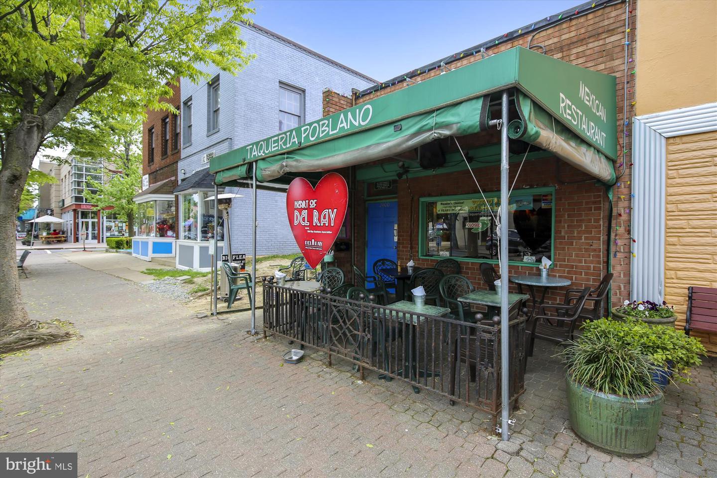 104 E OXFORD AVE, ALEXANDRIA, Virginia 22301, 2 Bedrooms Bedrooms, ,2 BathroomsBathrooms,Residential,For sale,104 E OXFORD AVE,VAAX2045182 MLS # VAAX2045182