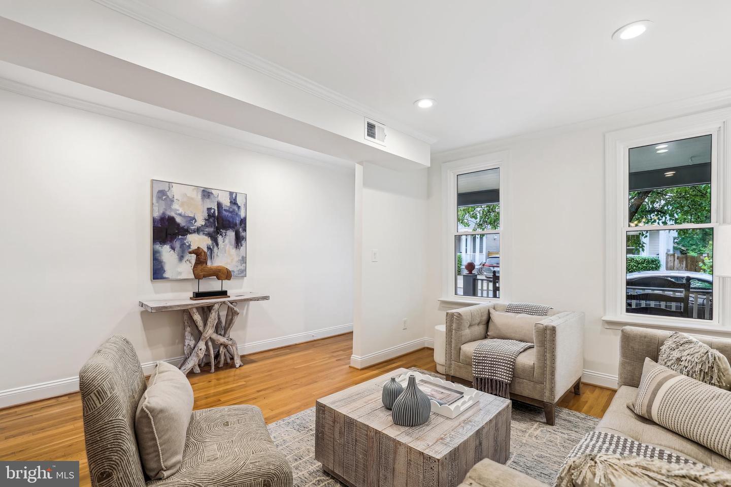 104 E OXFORD AVE, ALEXANDRIA, Virginia 22301, 2 Bedrooms Bedrooms, ,2 BathroomsBathrooms,Residential,For sale,104 E OXFORD AVE,VAAX2045182 MLS # VAAX2045182