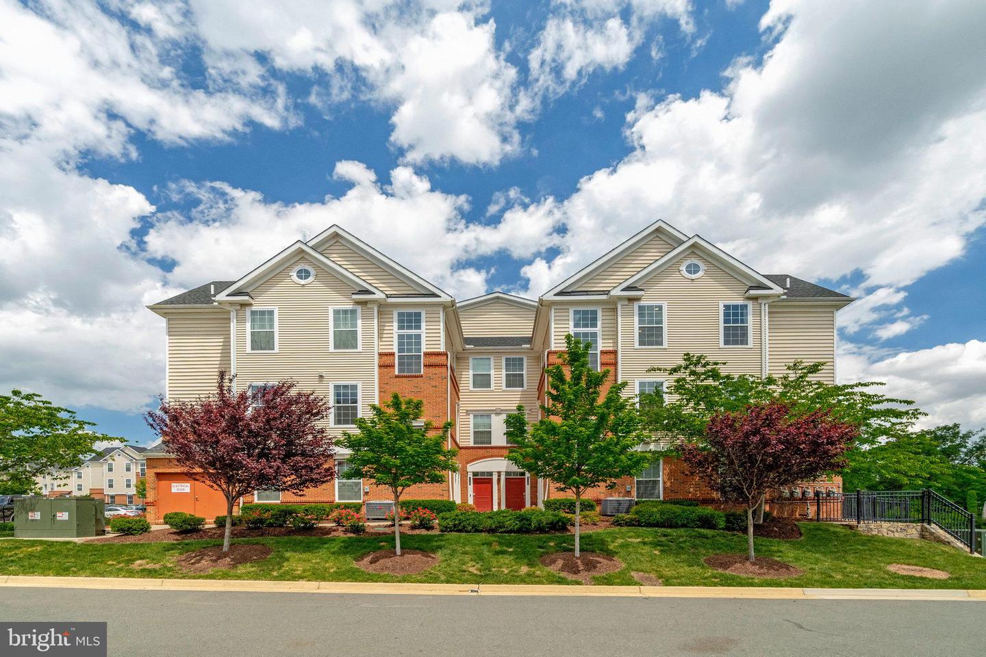 23286 SOUTHDOWN MANOR TER #118, ASHBURN, Virginia 20148, 2 Bedrooms Bedrooms, ,2 BathroomsBathrooms,Residential,For sale,23286 SOUTHDOWN MANOR TER #118,VALO2096046 MLS # VALO2096046