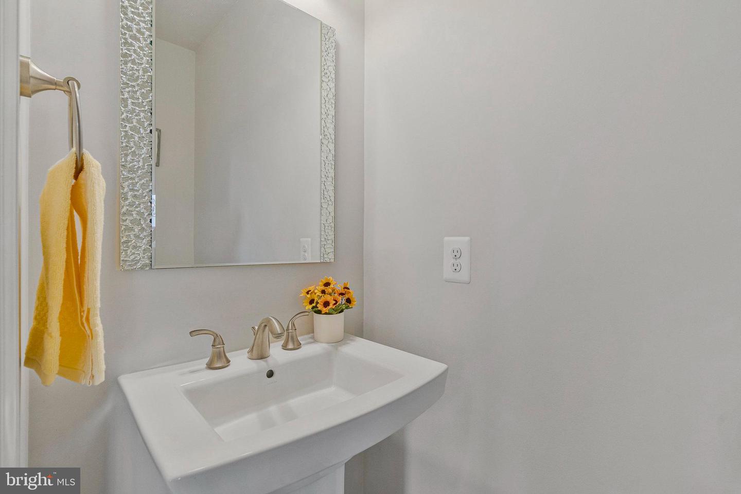 23286 SOUTHDOWN MANOR TER #118, ASHBURN, Virginia 20148, 2 Bedrooms Bedrooms, ,2 BathroomsBathrooms,Residential,For sale,23286 SOUTHDOWN MANOR TER #118,VALO2096046 MLS # VALO2096046