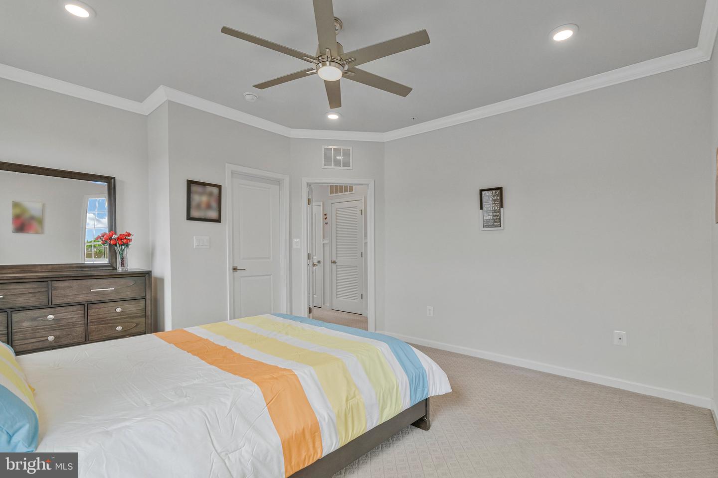 23286 SOUTHDOWN MANOR TER #118, ASHBURN, Virginia 20148, 2 Bedrooms Bedrooms, ,2 BathroomsBathrooms,Residential,For sale,23286 SOUTHDOWN MANOR TER #118,VALO2096046 MLS # VALO2096046