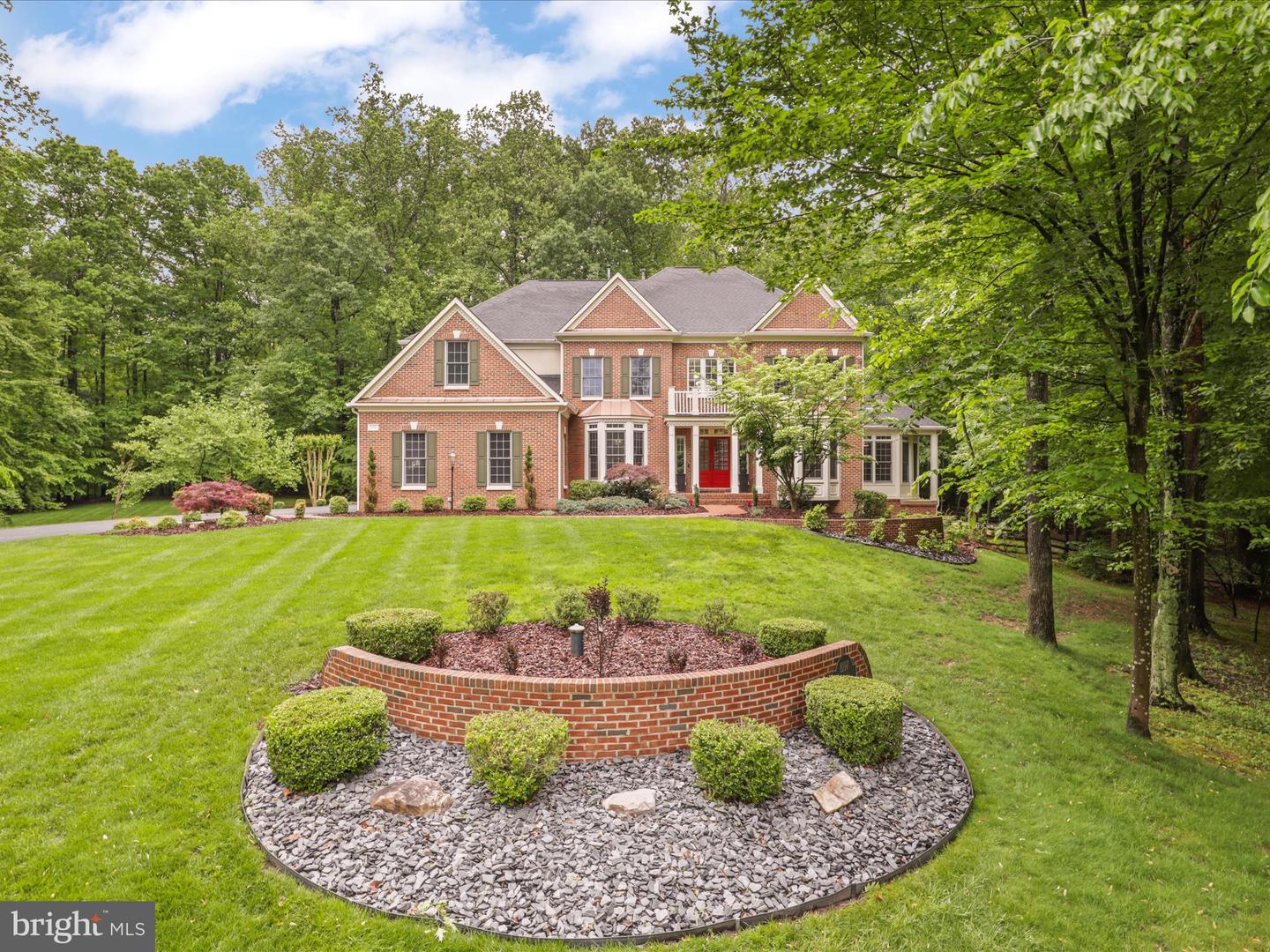 8197 COTTAGE ROSE CT, FAIRFAX STATION, Virginia 22039, 5 Bedrooms Bedrooms, ,4 BathroomsBathrooms,Residential,For sale,8197 COTTAGE ROSE CT,VAFX2239878 MLS # VAFX2239878