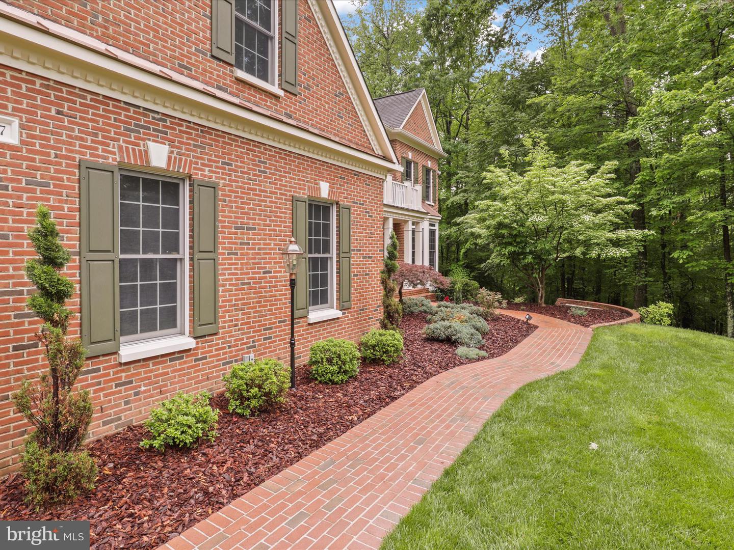 8197 COTTAGE ROSE CT, FAIRFAX STATION, Virginia 22039, 5 Bedrooms Bedrooms, ,4 BathroomsBathrooms,Residential,For sale,8197 COTTAGE ROSE CT,VAFX2239878 MLS # VAFX2239878