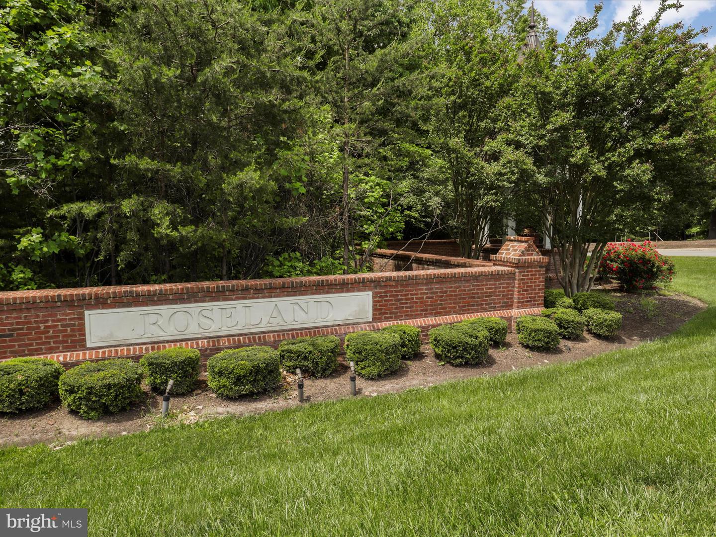 8197 COTTAGE ROSE CT, FAIRFAX STATION, Virginia 22039, 5 Bedrooms Bedrooms, ,4 BathroomsBathrooms,Residential,For sale,8197 COTTAGE ROSE CT,VAFX2239878 MLS # VAFX2239878