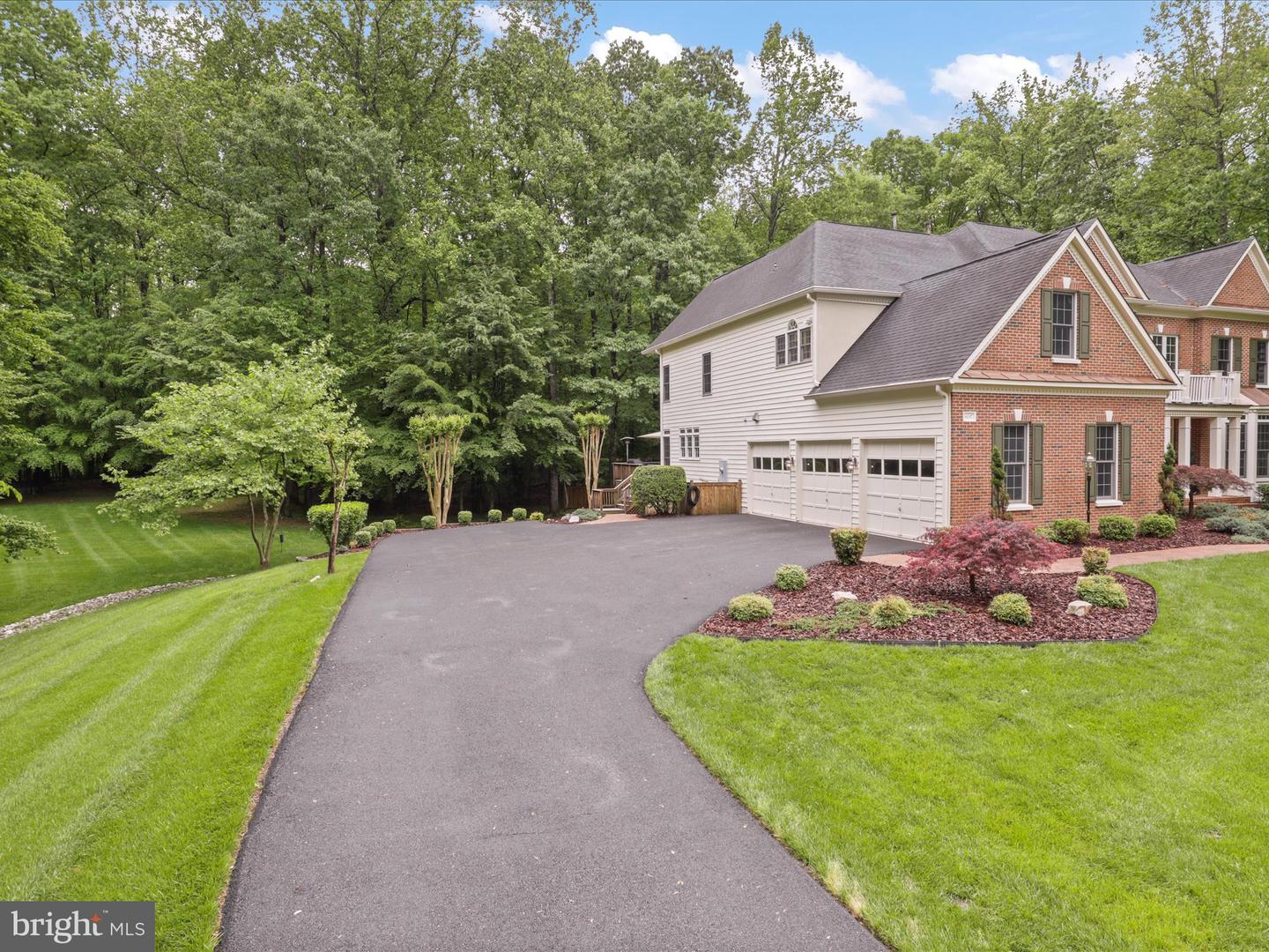 8197 COTTAGE ROSE CT, FAIRFAX STATION, Virginia 22039, 5 Bedrooms Bedrooms, ,4 BathroomsBathrooms,Residential,For sale,8197 COTTAGE ROSE CT,VAFX2239878 MLS # VAFX2239878