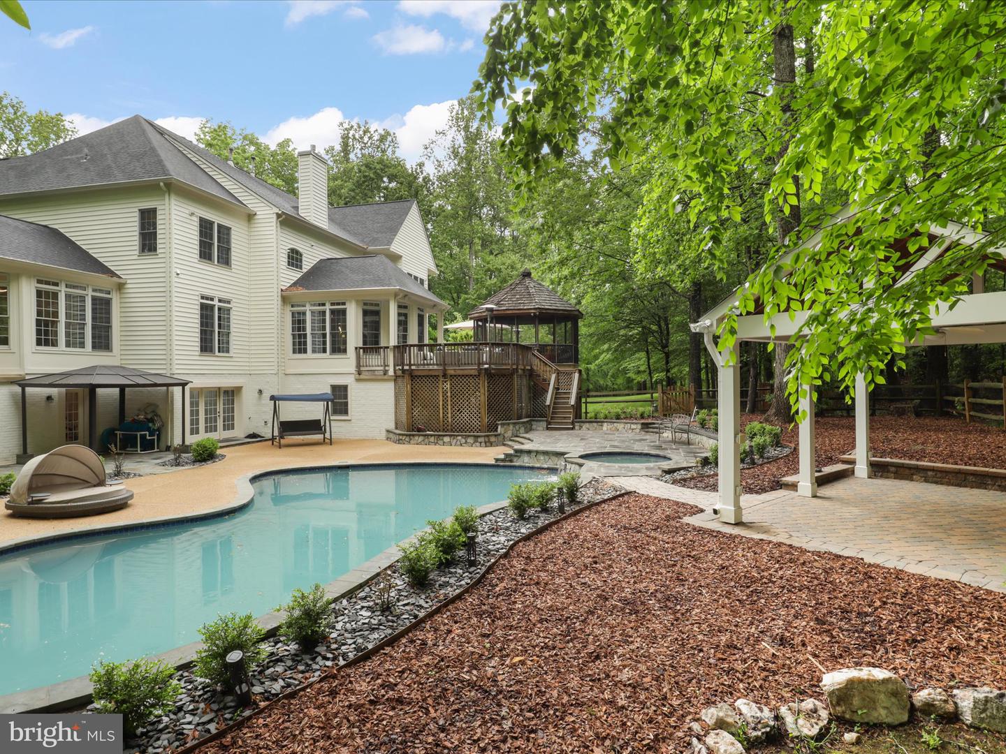 8197 COTTAGE ROSE CT, FAIRFAX STATION, Virginia 22039, 5 Bedrooms Bedrooms, ,4 BathroomsBathrooms,Residential,For sale,8197 COTTAGE ROSE CT,VAFX2239878 MLS # VAFX2239878