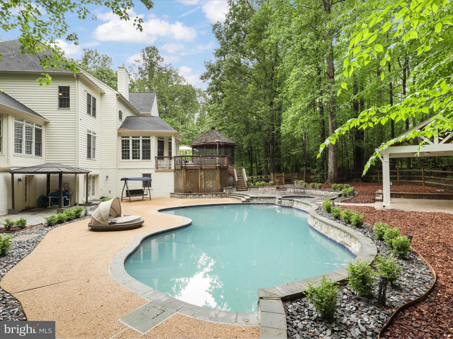 8197 COTTAGE ROSE CT, FAIRFAX STATION, Virginia 22039, 5 Bedrooms Bedrooms, ,4 BathroomsBathrooms,Residential,For sale,8197 COTTAGE ROSE CT,VAFX2239878 MLS # VAFX2239878