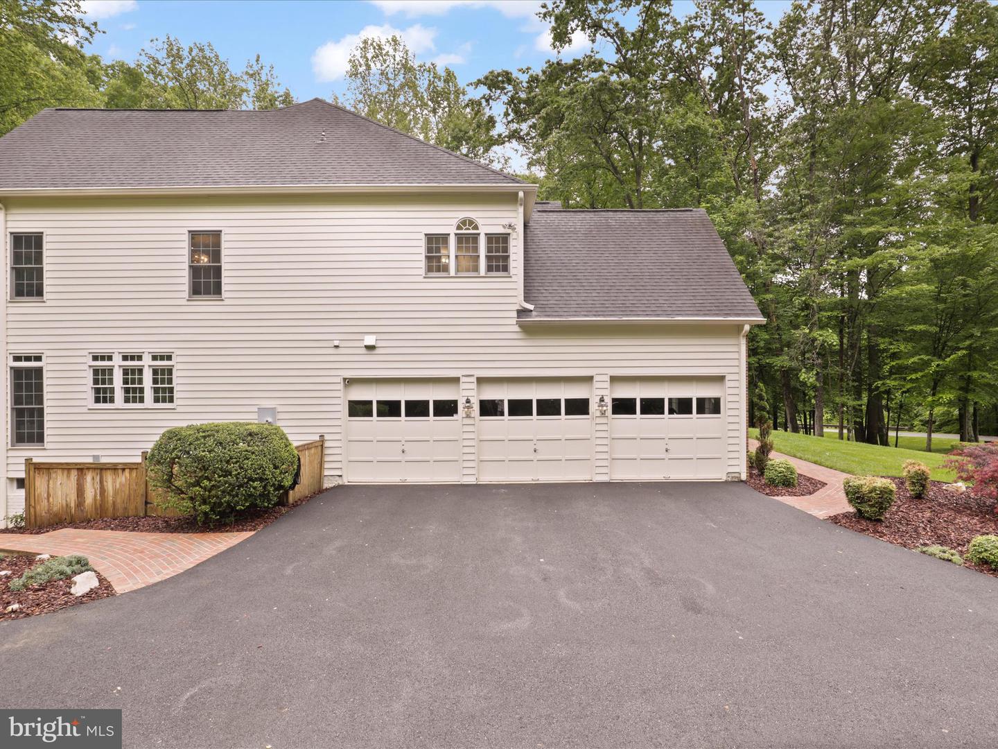 8197 COTTAGE ROSE CT, FAIRFAX STATION, Virginia 22039, 5 Bedrooms Bedrooms, ,4 BathroomsBathrooms,Residential,For sale,8197 COTTAGE ROSE CT,VAFX2239878 MLS # VAFX2239878