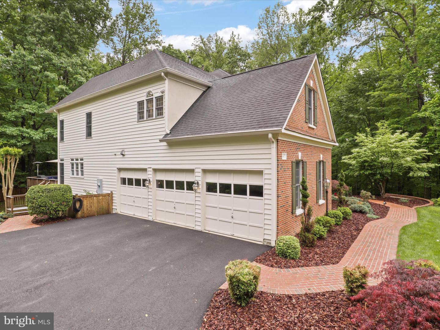 8197 COTTAGE ROSE CT, FAIRFAX STATION, Virginia 22039, 5 Bedrooms Bedrooms, ,4 BathroomsBathrooms,Residential,For sale,8197 COTTAGE ROSE CT,VAFX2239878 MLS # VAFX2239878