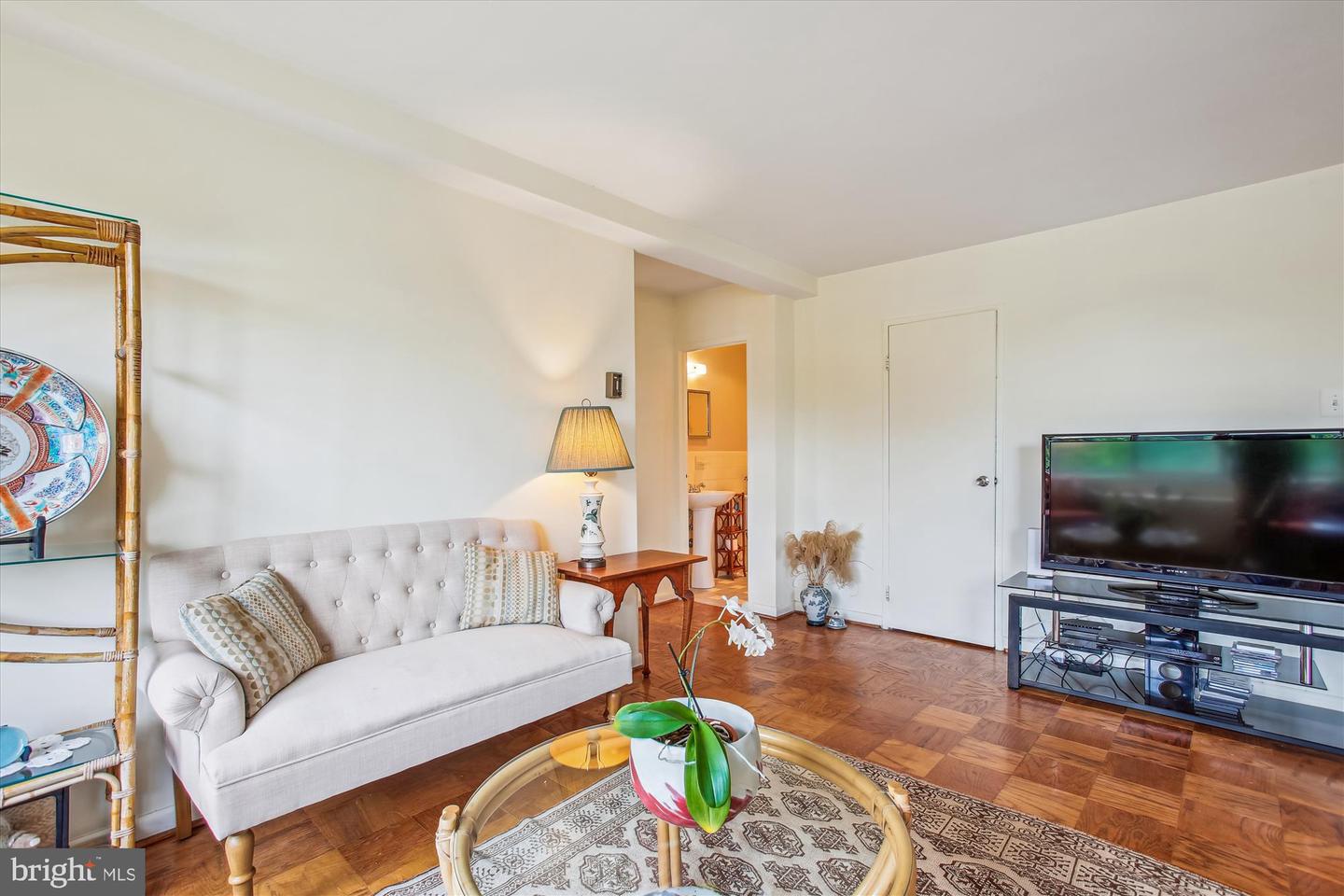 6641 WAKEFIELD DR #309, ALEXANDRIA, Virginia 22307, 2 Bedrooms Bedrooms, ,1 BathroomBathrooms,Residential,For sale,6641 WAKEFIELD DR #309,VAFX2239886 MLS # VAFX2239886
