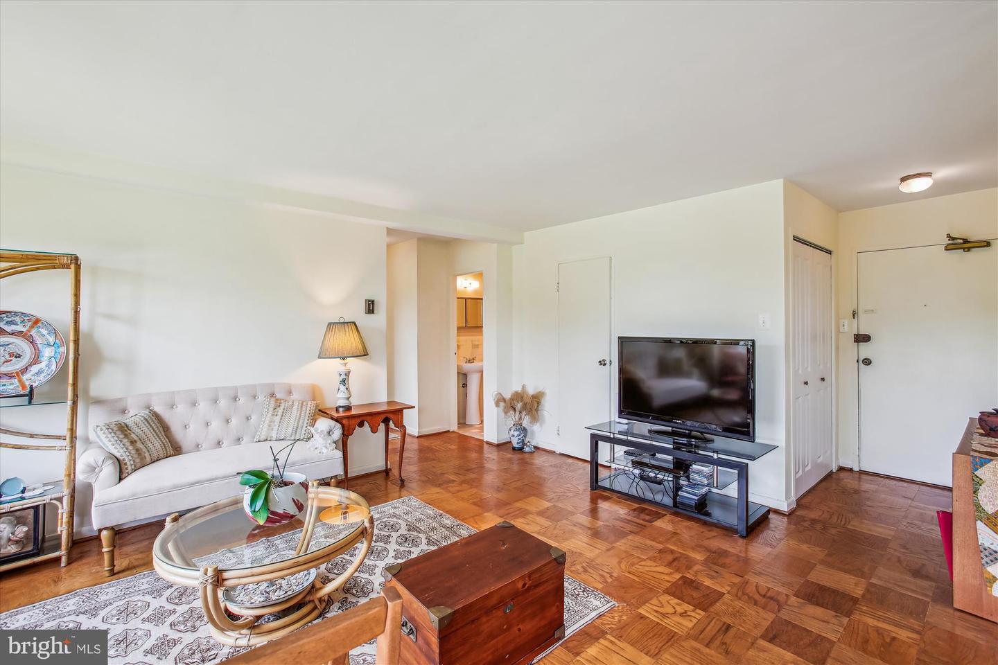 6641 WAKEFIELD DR #309, ALEXANDRIA, Virginia 22307, 2 Bedrooms Bedrooms, ,1 BathroomBathrooms,Residential,For sale,6641 WAKEFIELD DR #309,VAFX2239886 MLS # VAFX2239886