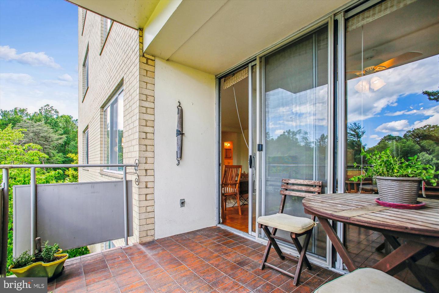 6641 WAKEFIELD DR #309, ALEXANDRIA, Virginia 22307, 2 Bedrooms Bedrooms, ,1 BathroomBathrooms,Residential,For sale,6641 WAKEFIELD DR #309,VAFX2239886 MLS # VAFX2239886