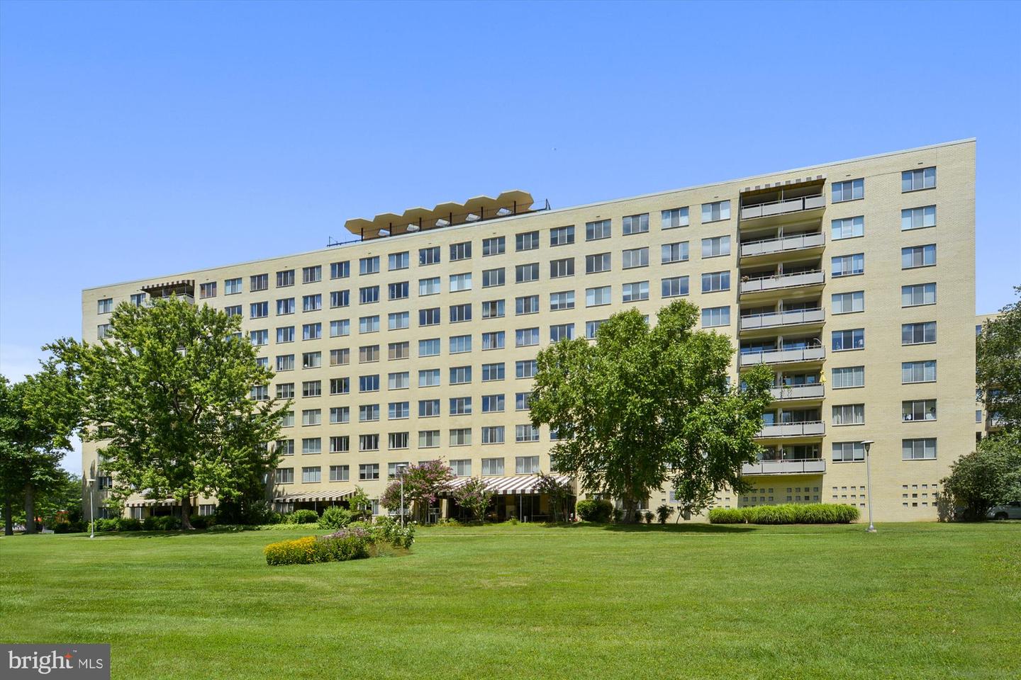 6641 WAKEFIELD DR #309, ALEXANDRIA, Virginia 22307, 2 Bedrooms Bedrooms, ,1 BathroomBathrooms,Residential,For sale,6641 WAKEFIELD DR #309,VAFX2239886 MLS # VAFX2239886