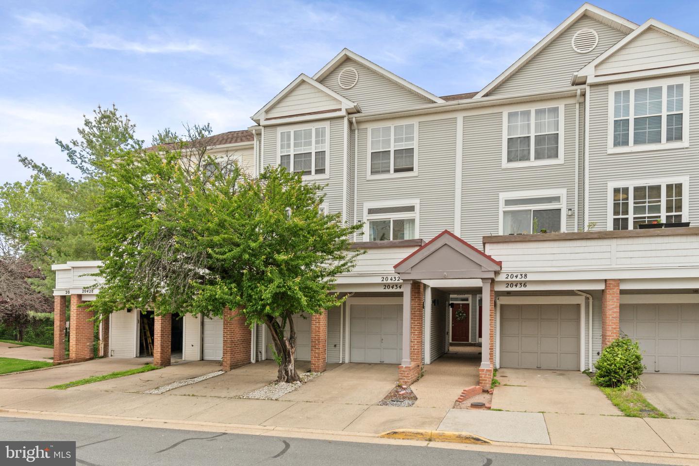 20432 COOL FERN SQ, ASHBURN, Virginia 20147, 2 Bedrooms Bedrooms, ,2 BathroomsBathrooms,Residential,For sale,20432 COOL FERN SQ,VALO2096062 MLS # VALO2096062