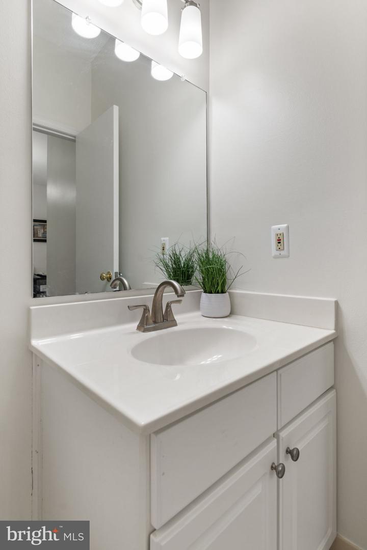 20432 COOL FERN SQ, ASHBURN, Virginia 20147, 2 Bedrooms Bedrooms, ,2 BathroomsBathrooms,Residential,For sale,20432 COOL FERN SQ,VALO2096062 MLS # VALO2096062