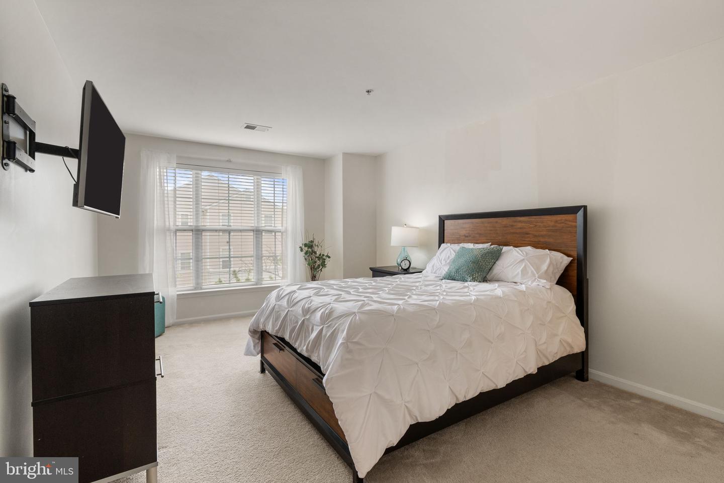 20432 COOL FERN SQ, ASHBURN, Virginia 20147, 2 Bedrooms Bedrooms, ,2 BathroomsBathrooms,Residential,For sale,20432 COOL FERN SQ,VALO2096062 MLS # VALO2096062
