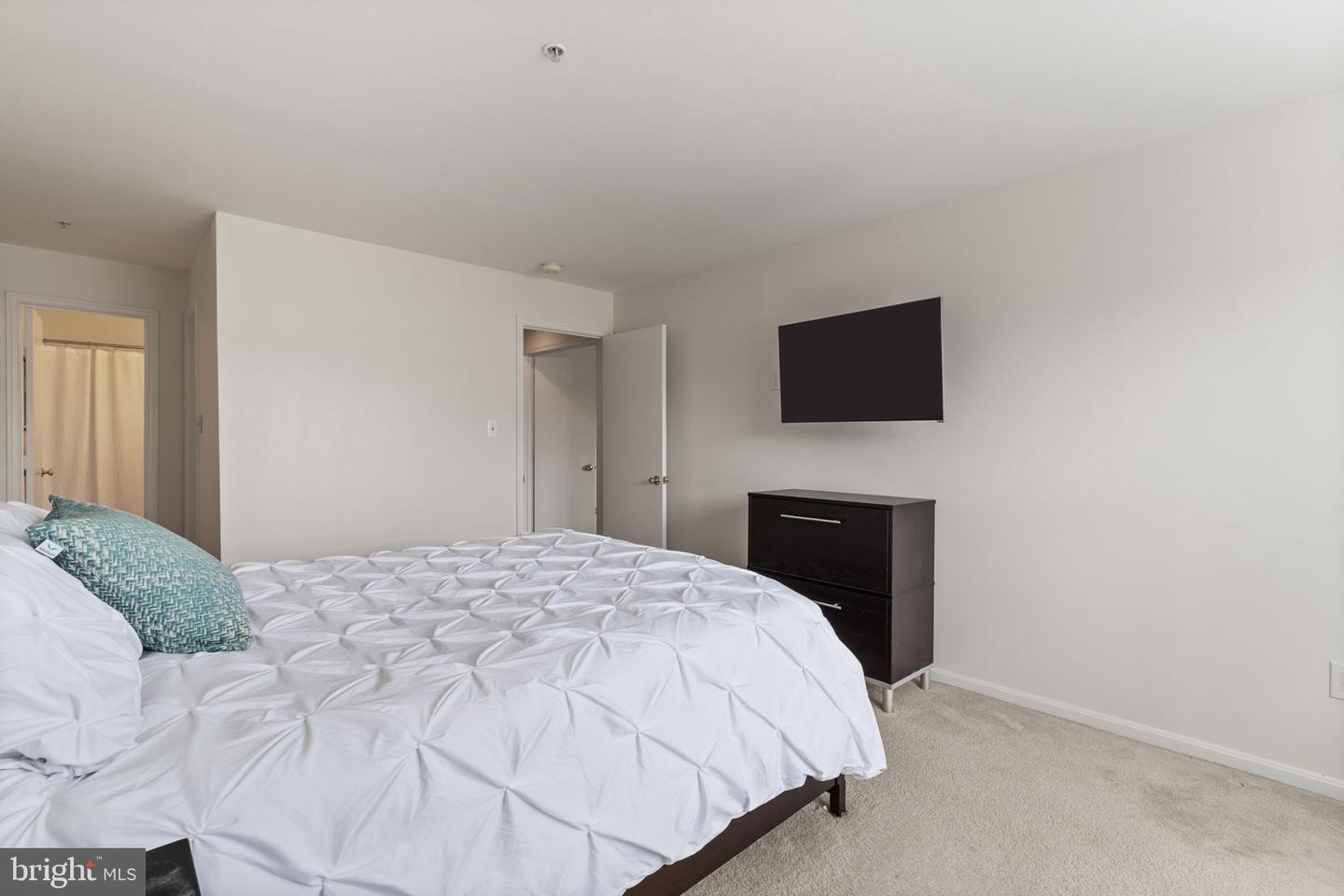 20432 COOL FERN SQ, ASHBURN, Virginia 20147, 2 Bedrooms Bedrooms, ,2 BathroomsBathrooms,Residential,For sale,20432 COOL FERN SQ,VALO2096062 MLS # VALO2096062