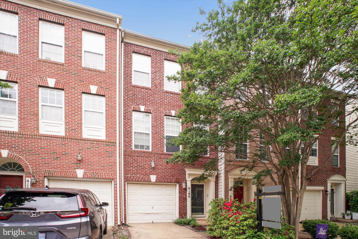4160 TIMBER LOG WAY, FAIRFAX, Virginia 22030, 2 Bedrooms Bedrooms, ,2 BathroomsBathrooms,Residential,For sale,4160 TIMBER LOG WAY,VAFX2239924 MLS # VAFX2239924