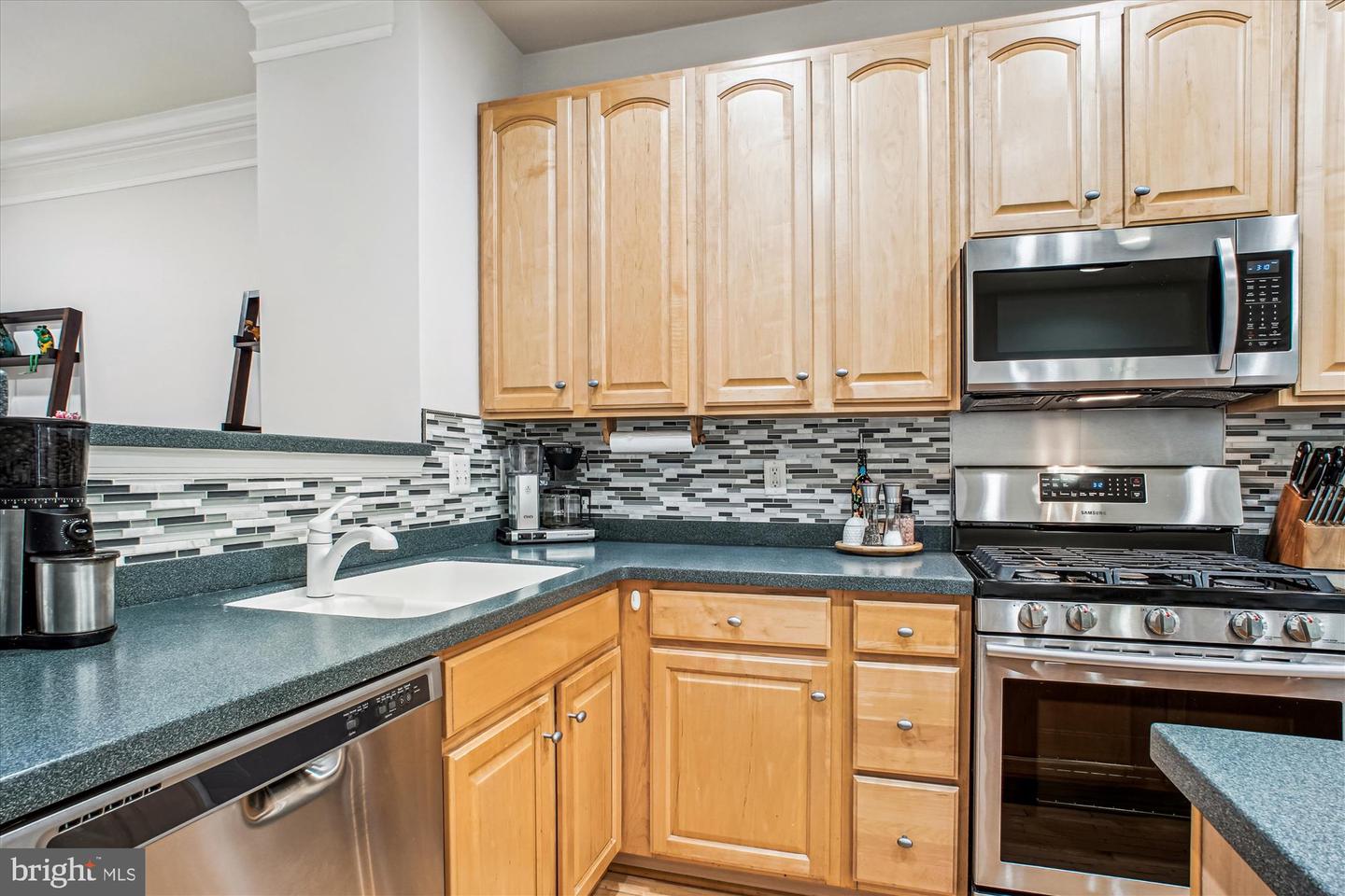 4160 TIMBER LOG WAY, FAIRFAX, Virginia 22030, 2 Bedrooms Bedrooms, ,2 BathroomsBathrooms,Residential,For sale,4160 TIMBER LOG WAY,VAFX2239924 MLS # VAFX2239924