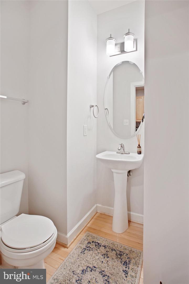 4160 TIMBER LOG WAY, FAIRFAX, Virginia 22030, 2 Bedrooms Bedrooms, ,2 BathroomsBathrooms,Residential,For sale,4160 TIMBER LOG WAY,VAFX2239924 MLS # VAFX2239924