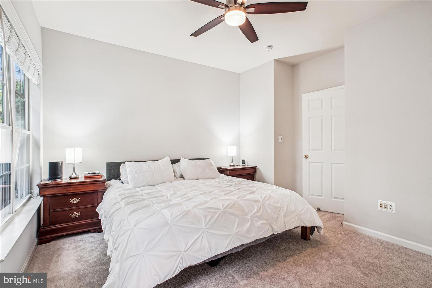 4160 TIMBER LOG WAY, FAIRFAX, Virginia 22030, 2 Bedrooms Bedrooms, ,2 BathroomsBathrooms,Residential,For sale,4160 TIMBER LOG WAY,VAFX2239924 MLS # VAFX2239924