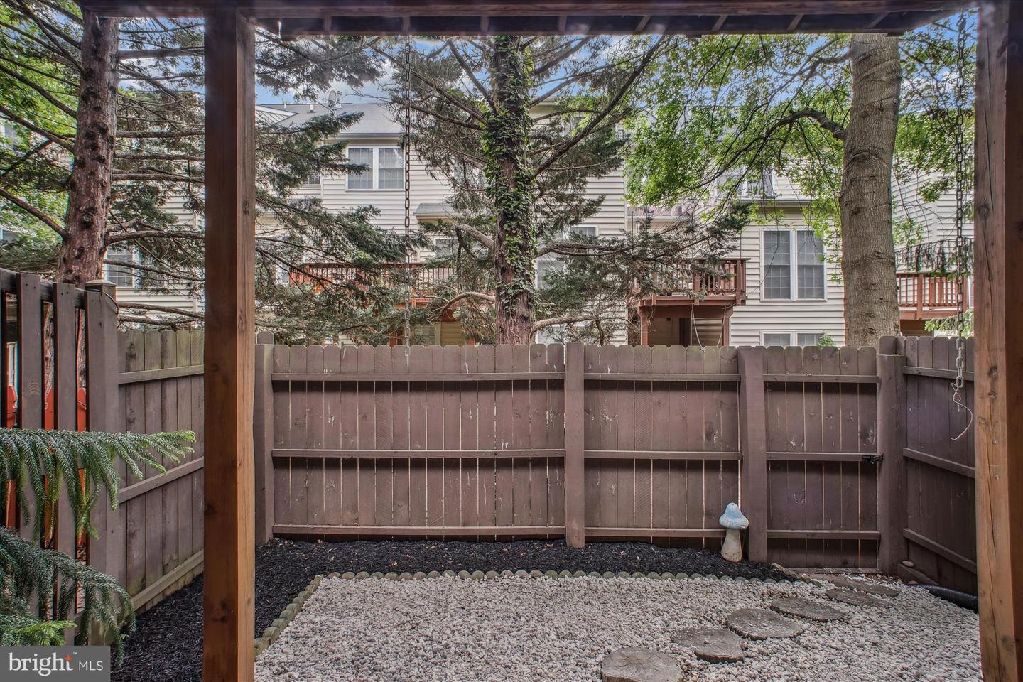 4160 TIMBER LOG WAY, FAIRFAX, Virginia 22030, 2 Bedrooms Bedrooms, ,2 BathroomsBathrooms,Residential,For sale,4160 TIMBER LOG WAY,VAFX2239924 MLS # VAFX2239924