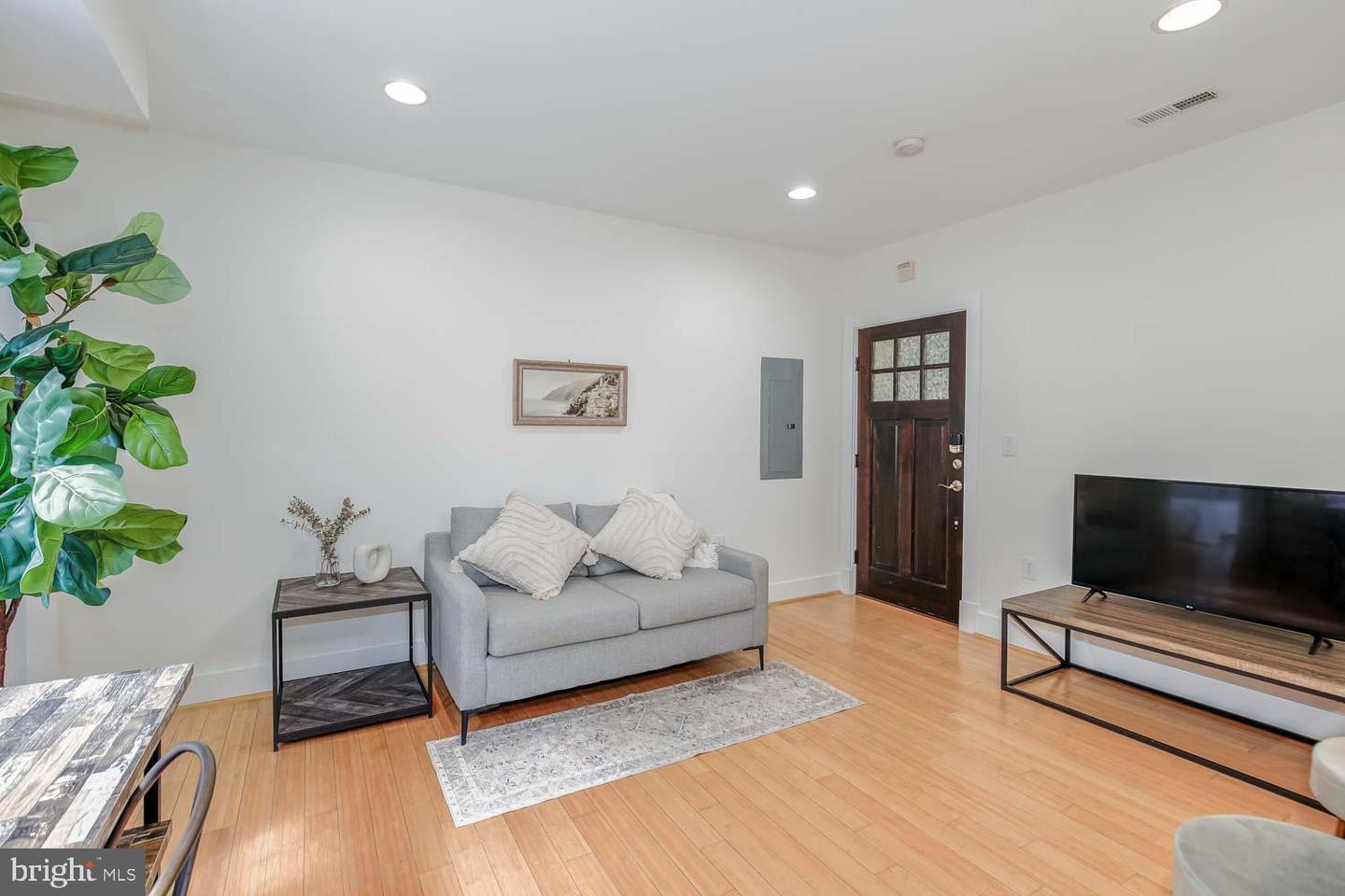 1409 G ST NE #4, WASHINGTON, District Of Columbia 20002, 1 Bedroom Bedrooms, ,1 BathroomBathrooms,Residential,For sale,1409 G ST NE #4,DCDC2199868 MLS # DCDC2199868