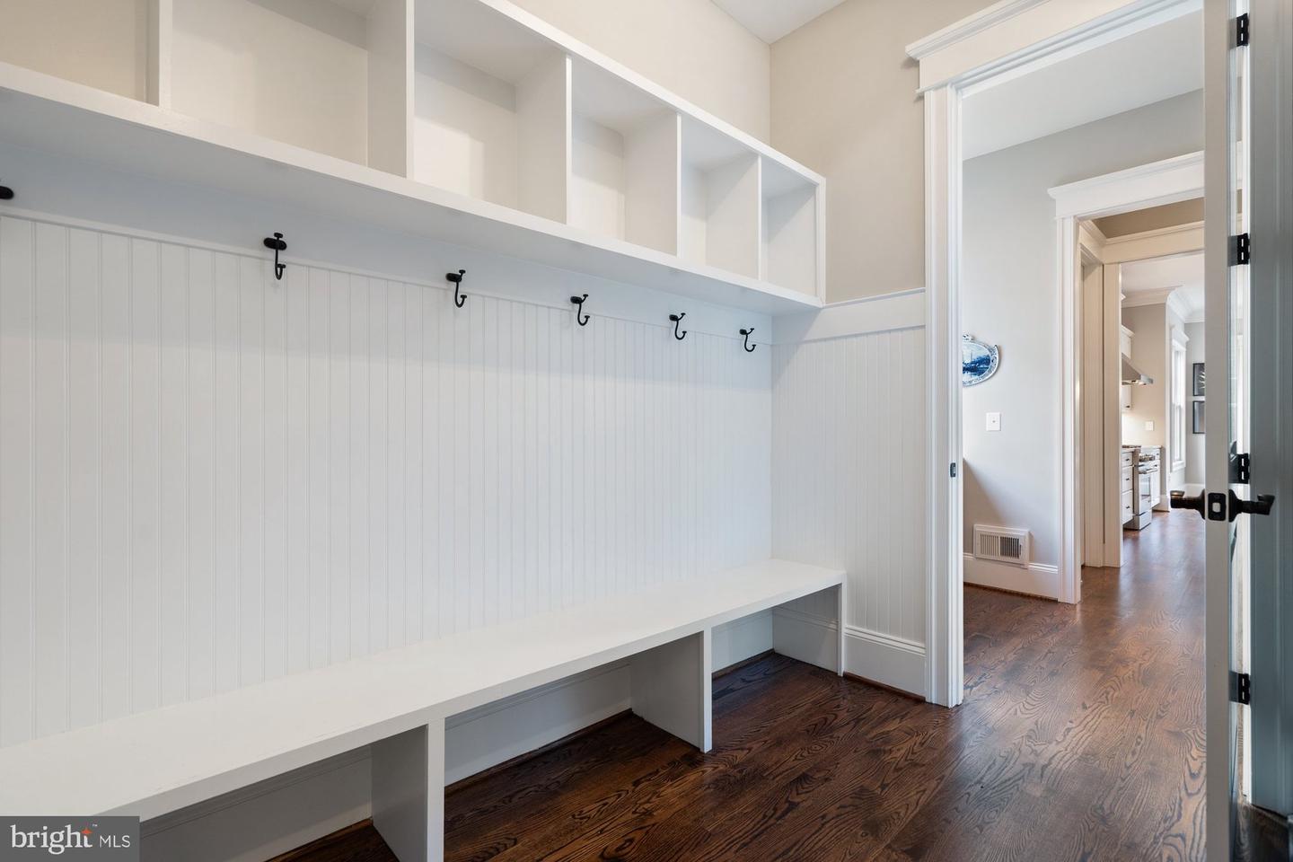 445 ORCHARD ST NW, VIENNA, Virginia 22180, 5 Bedrooms Bedrooms, ,6 BathroomsBathrooms,Residential,For sale,445 ORCHARD ST NW,VAFX2240032 MLS # VAFX2240032
