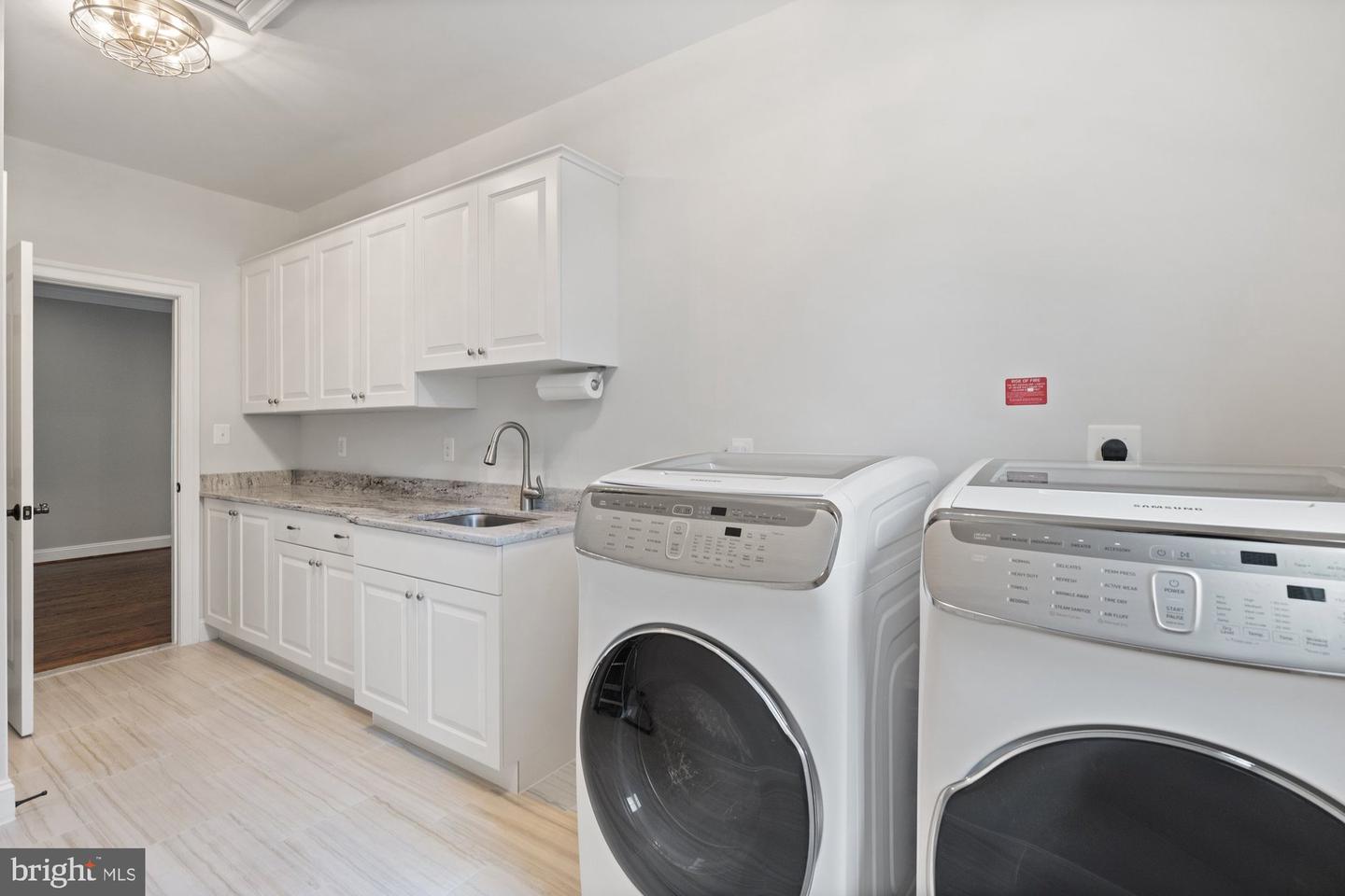 445 ORCHARD ST NW, VIENNA, Virginia 22180, 5 Bedrooms Bedrooms, ,6 BathroomsBathrooms,Residential,For sale,445 ORCHARD ST NW,VAFX2240032 MLS # VAFX2240032