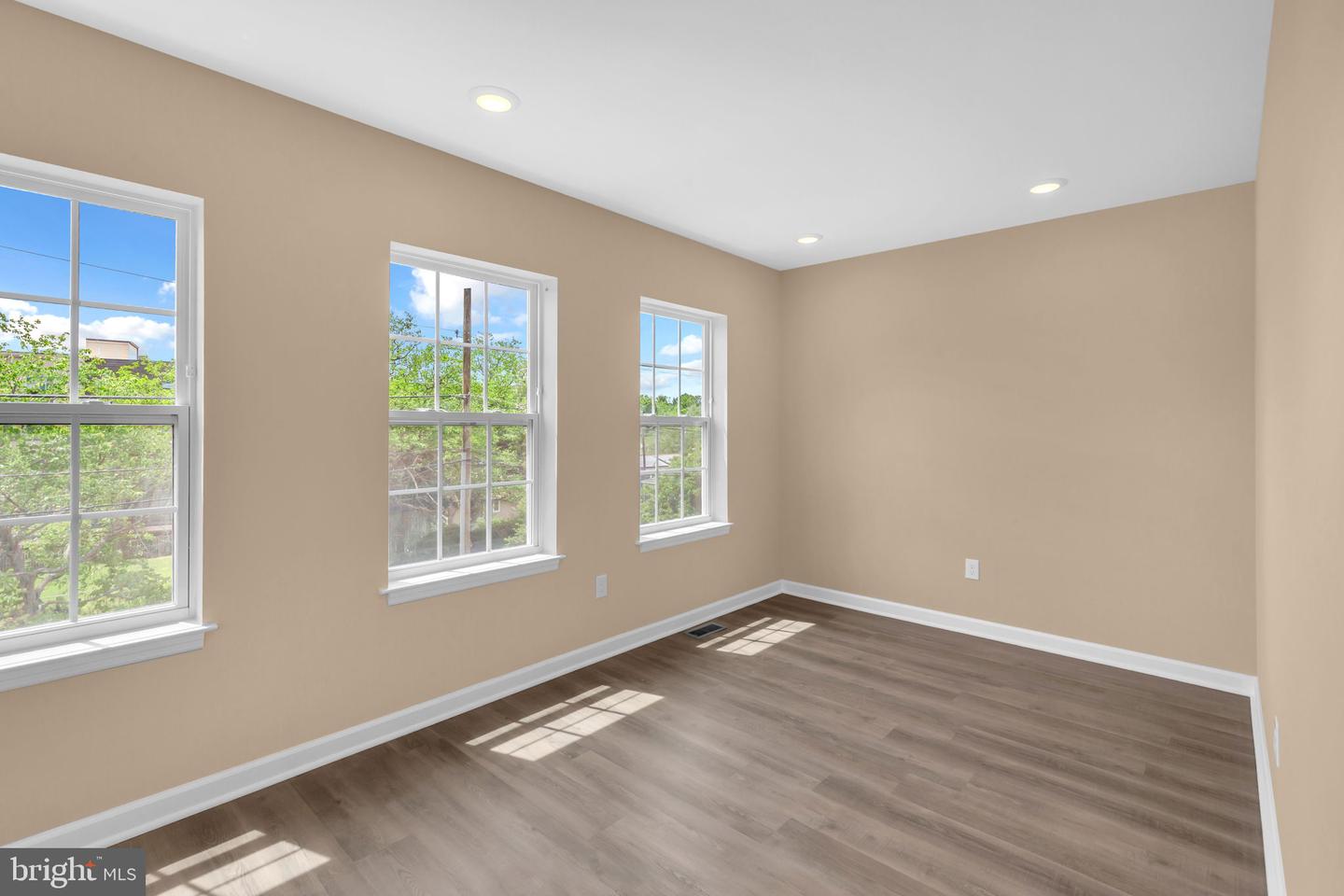 4820 HAYES ST NE, WASHINGTON, District Of Columbia 20019, 5 Bedrooms Bedrooms, 11 Rooms Rooms,3 BathroomsBathrooms,Residential,For sale,4820 HAYES ST NE,DCDC2200002 MLS # DCDC2200002