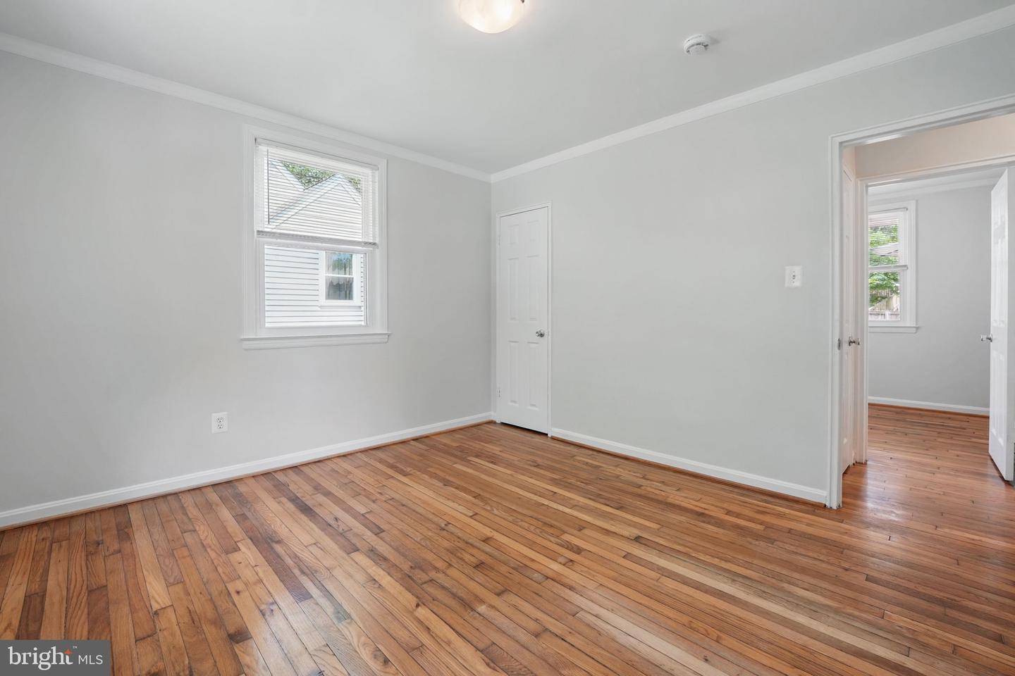 6924 JEFFERSON AVE, FALLS CHURCH, Virginia 22042, 4 Bedrooms Bedrooms, ,3 BathroomsBathrooms,Residential,For sale,6924 JEFFERSON AVE,VAFX2240036 MLS # VAFX2240036
