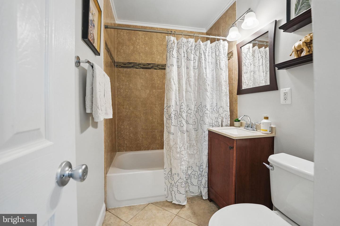 6924 JEFFERSON AVE, FALLS CHURCH, Virginia 22042, 4 Bedrooms Bedrooms, ,3 BathroomsBathrooms,Residential,For sale,6924 JEFFERSON AVE,VAFX2240036 MLS # VAFX2240036