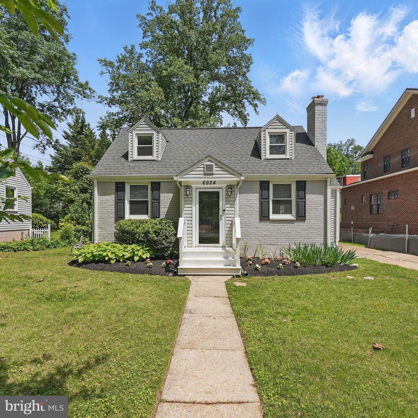 6924 JEFFERSON AVE, FALLS CHURCH, Virginia 22042, 4 Bedrooms Bedrooms, ,3 BathroomsBathrooms,Residential,For sale,6924 JEFFERSON AVE,VAFX2240036 MLS # VAFX2240036