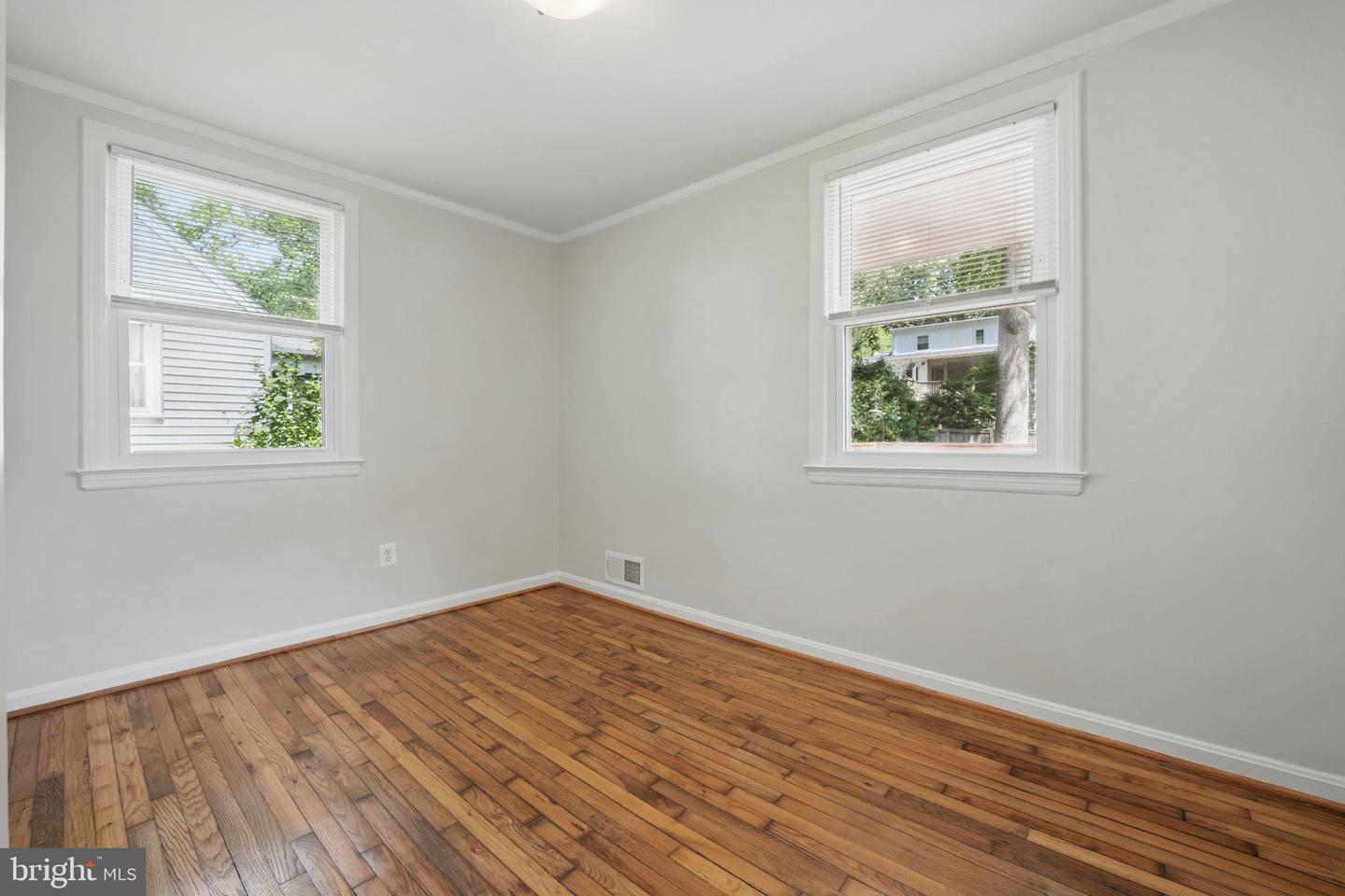 6924 JEFFERSON AVE, FALLS CHURCH, Virginia 22042, 4 Bedrooms Bedrooms, ,3 BathroomsBathrooms,Residential,For sale,6924 JEFFERSON AVE,VAFX2240036 MLS # VAFX2240036