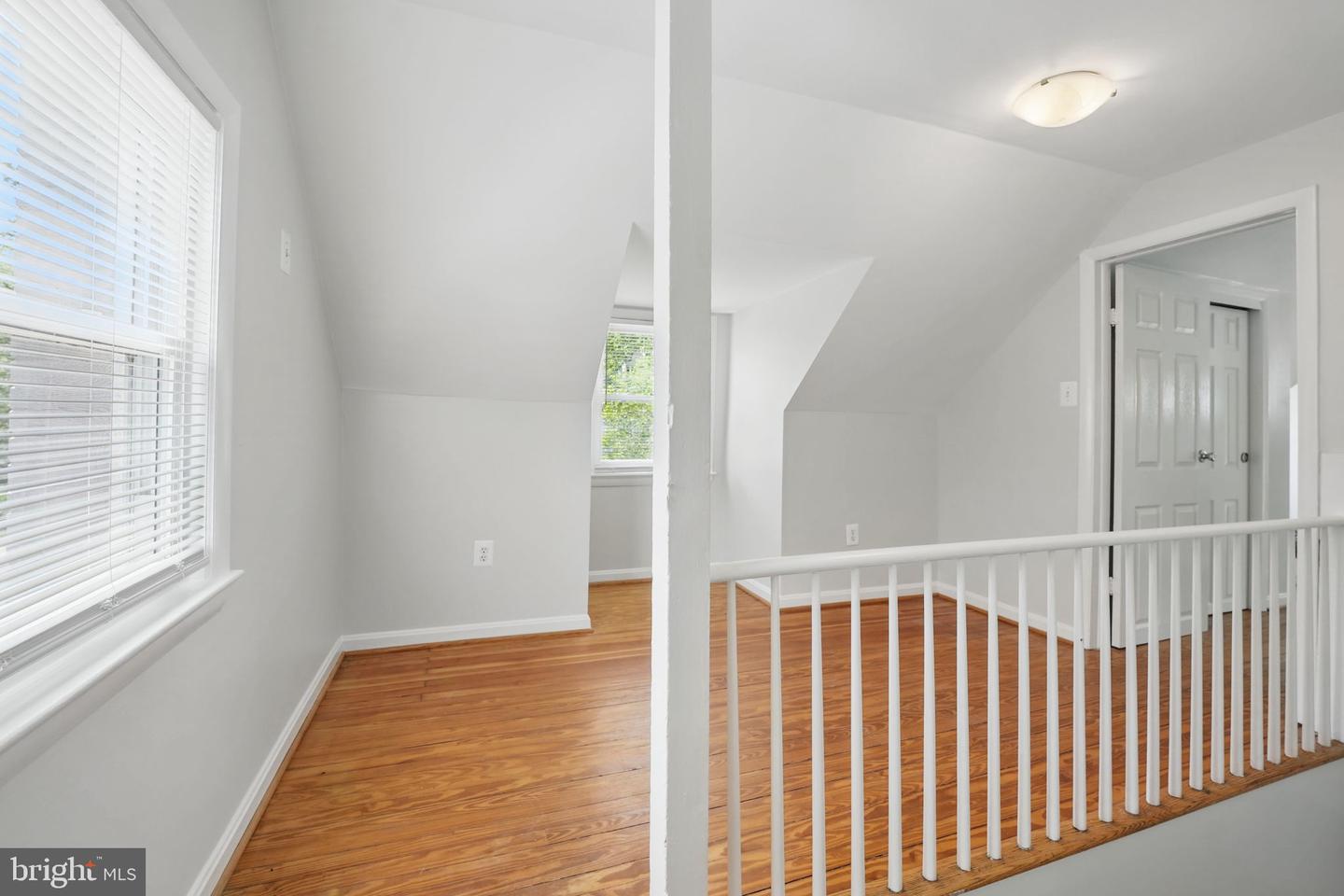 6924 JEFFERSON AVE, FALLS CHURCH, Virginia 22042, 4 Bedrooms Bedrooms, ,3 BathroomsBathrooms,Residential,For sale,6924 JEFFERSON AVE,VAFX2240036 MLS # VAFX2240036
