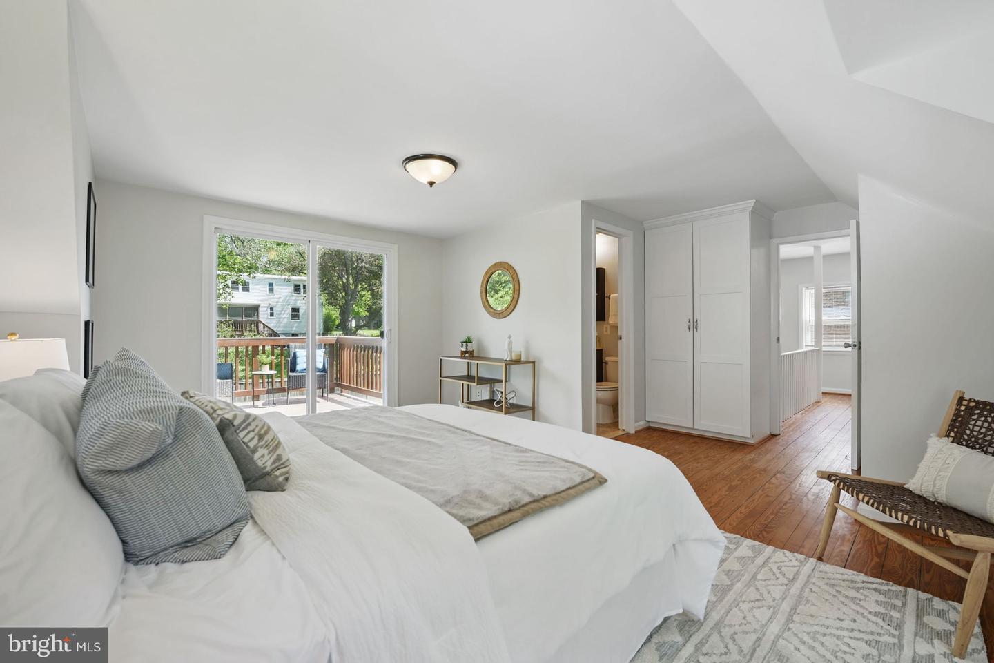 6924 JEFFERSON AVE, FALLS CHURCH, Virginia 22042, 4 Bedrooms Bedrooms, ,3 BathroomsBathrooms,Residential,For sale,6924 JEFFERSON AVE,VAFX2240036 MLS # VAFX2240036