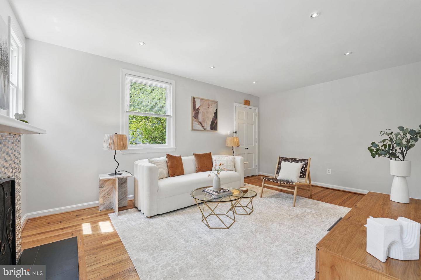 6924 JEFFERSON AVE, FALLS CHURCH, Virginia 22042, 4 Bedrooms Bedrooms, ,3 BathroomsBathrooms,Residential,For sale,6924 JEFFERSON AVE,VAFX2240036 MLS # VAFX2240036