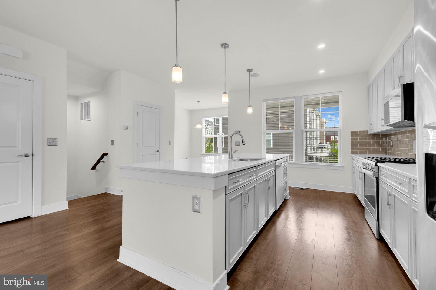 1552 MEADOWLARK GLEN RD, DUMFRIES, Virginia 22026, 4 Bedrooms Bedrooms, ,3 BathroomsBathrooms,Residential,For sale,1552 MEADOWLARK GLEN RD,VAPW2094416 MLS # VAPW2094416