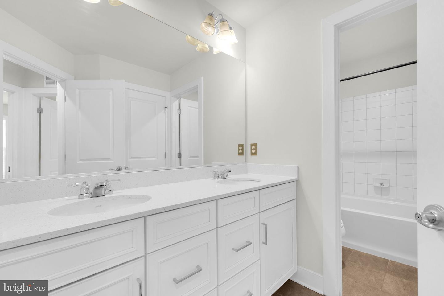 1552 MEADOWLARK GLEN RD, DUMFRIES, Virginia 22026, 4 Bedrooms Bedrooms, ,3 BathroomsBathrooms,Residential,For sale,1552 MEADOWLARK GLEN RD,VAPW2094416 MLS # VAPW2094416