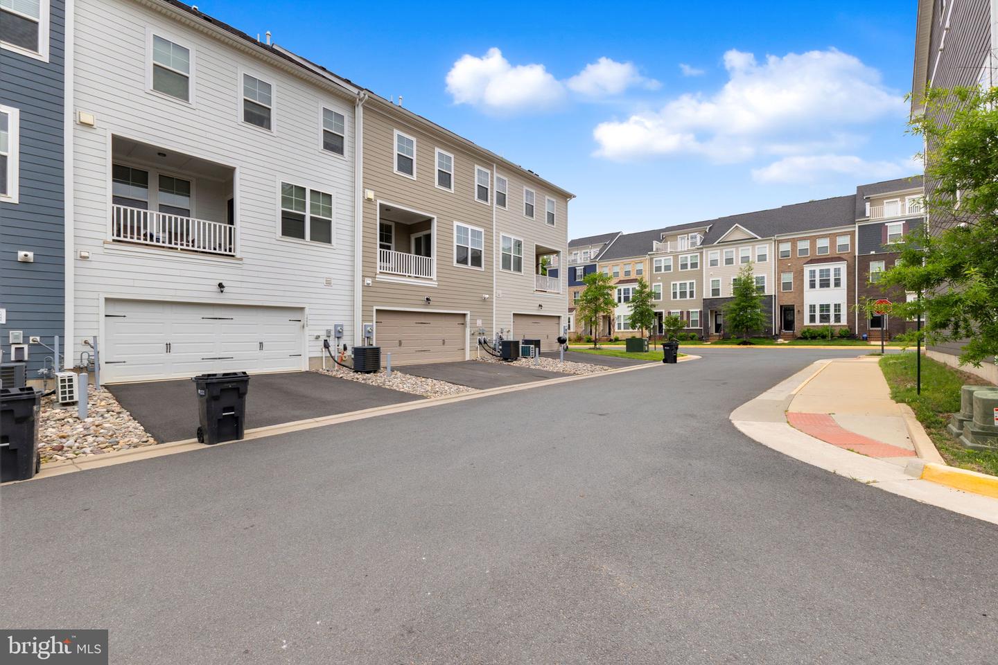 1552 MEADOWLARK GLEN RD, DUMFRIES, Virginia 22026, 4 Bedrooms Bedrooms, ,3 BathroomsBathrooms,Residential,For sale,1552 MEADOWLARK GLEN RD,VAPW2094416 MLS # VAPW2094416