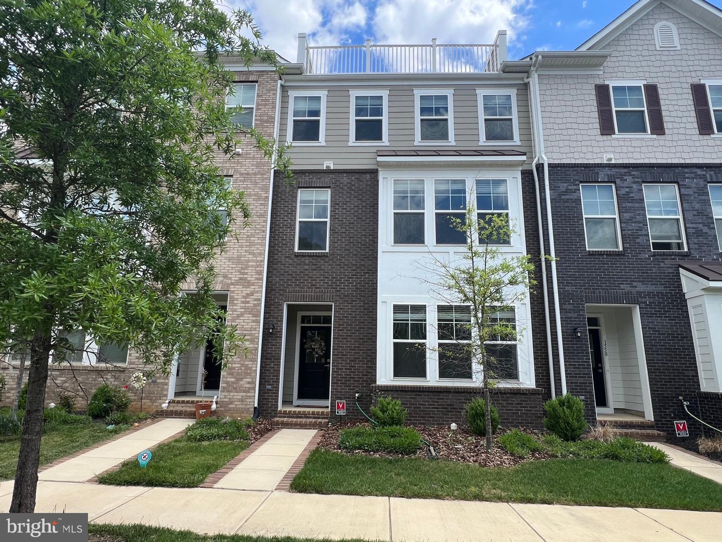 1552 MEADOWLARK GLEN RD, DUMFRIES, Virginia 22026, 4 Bedrooms Bedrooms, ,3 BathroomsBathrooms,Residential,For sale,1552 MEADOWLARK GLEN RD,VAPW2094416 MLS # VAPW2094416