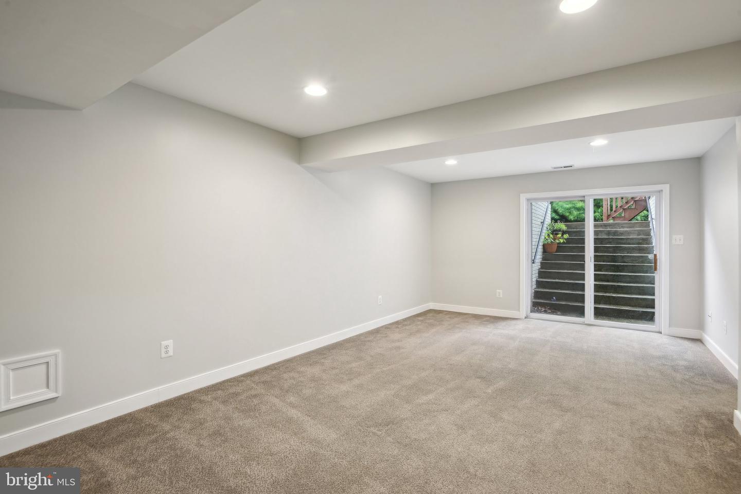 6020 OMEGA LN, MANASSAS, Virginia 20112, 3 Bedrooms Bedrooms, ,2 BathroomsBathrooms,Residential,For sale,6020 OMEGA LN,VAPW2094428 MLS # VAPW2094428