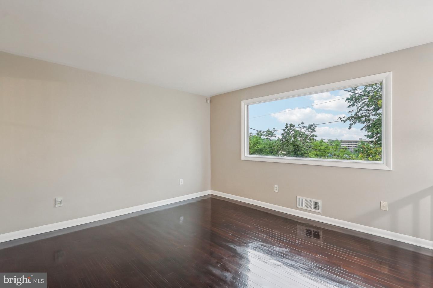 1360 W ST NE, WASHINGTON, District Of Columbia 20018, 3 Bedrooms Bedrooms, ,2 BathroomsBathrooms,Residential,For sale,1360 W ST NE,DCDC2199978 MLS # DCDC2199978