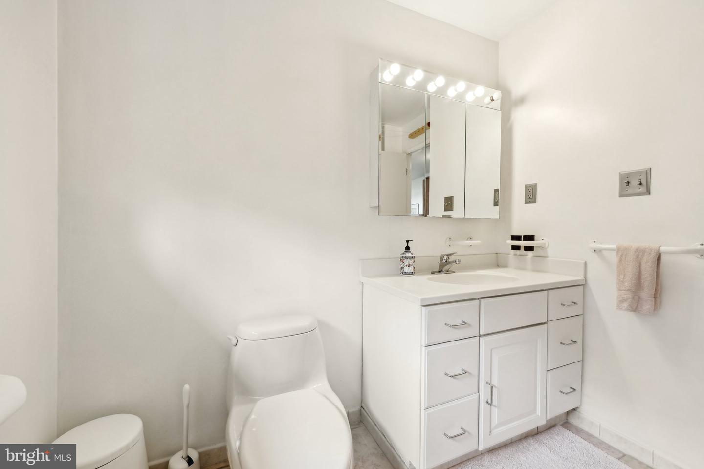 5417 GARY PL, ALEXANDRIA, Virginia 22311, 5 Bedrooms Bedrooms, ,3 BathroomsBathrooms,Residential,For sale,5417 GARY PL,VAAX2045238 MLS # VAAX2045238