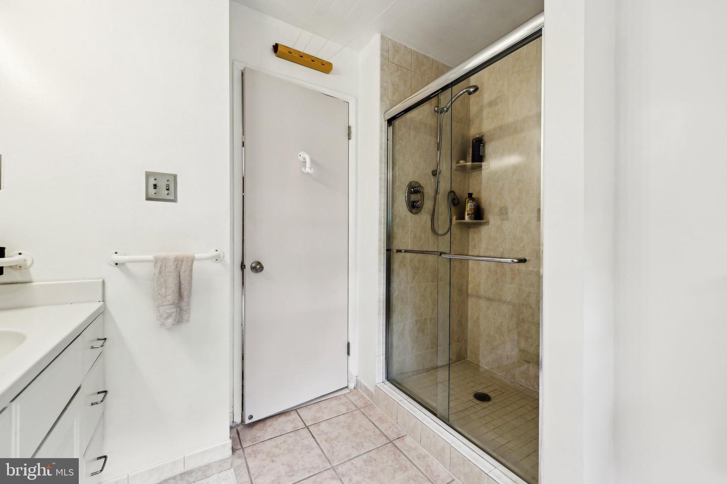 5417 GARY PL, ALEXANDRIA, Virginia 22311, 5 Bedrooms Bedrooms, ,3 BathroomsBathrooms,Residential,For sale,5417 GARY PL,VAAX2045238 MLS # VAAX2045238